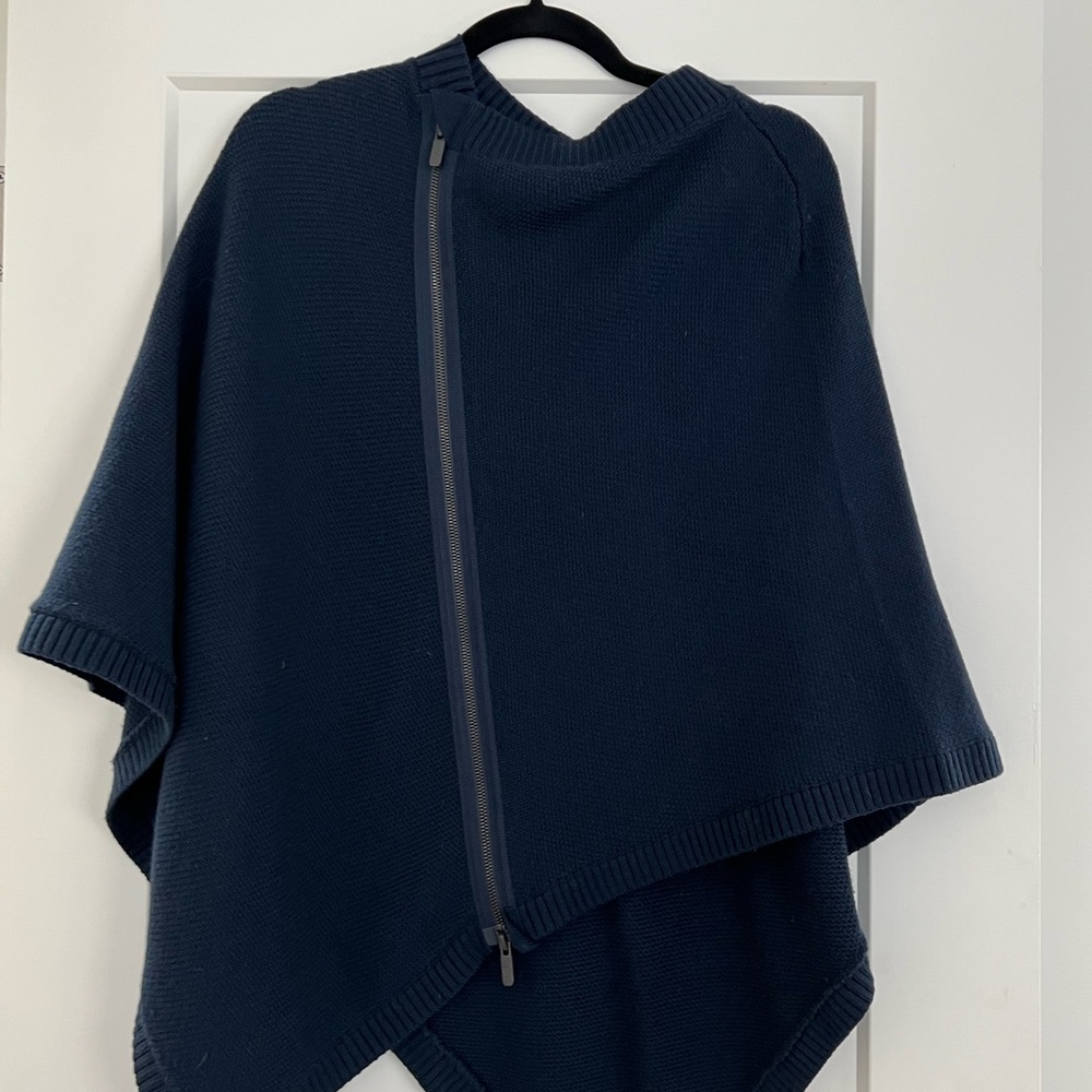 Lululemon poncho blue OS